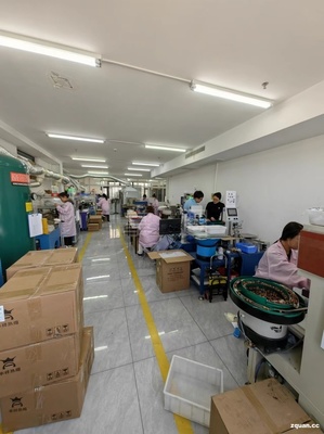 【定興縣&middot;招聘求職】電子廠招聘普工操作工 職位描述:女性優(yōu)先,操作設(shè)備,生產(chǎn)電子產(chǎn)品,年齡25~40歲,定性戶口或者常住定興,初中以上學(xué)歷。每周工作6天。月工資可達(dá)5000元。工作地址:京港澳高速定興出口,向西。先添加微信,發(fā)送簡歷,通過后再通知面試。不接受自行上門投送簡歷。 聯(lián)系人:劉先生 - 掌上定興