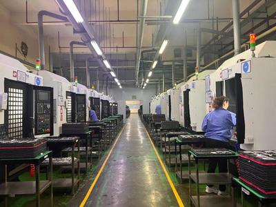 探訪(fǎng)中小微企業(yè)主:有人追風(fēng)口,有人逆流回鄉(xiāng)