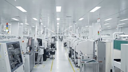 陽光電源光伏逆變器SMT生產(chǎn)車間自動化產(chǎn)線,產(chǎn)品出口150多個(gè)國家和地區(qū)。