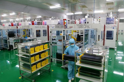 全省單體最大太陽(yáng)能電池工廠在經(jīng)開區(qū)投產(chǎn)，為日用品銷售注入綠色動(dòng)能